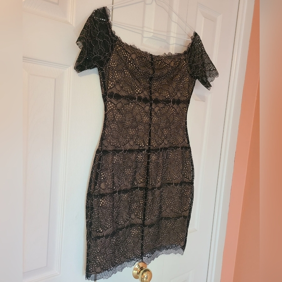 NWOT Guess Nude Lacey Dress 🌹🌴 - Picture 6 of 8